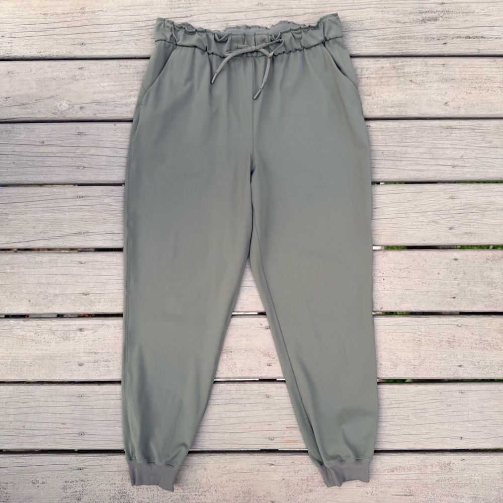 Lululemon Stretch High-Rise Jogger Full Length in Gray Sage size 12